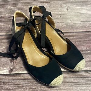 Vionic Black, cream and tan wrap wedges